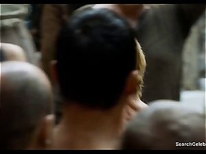 Lena Headey bares her nude bod in Game of Thrones